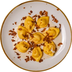 Cappellaccio al formaggio su crema di fossa